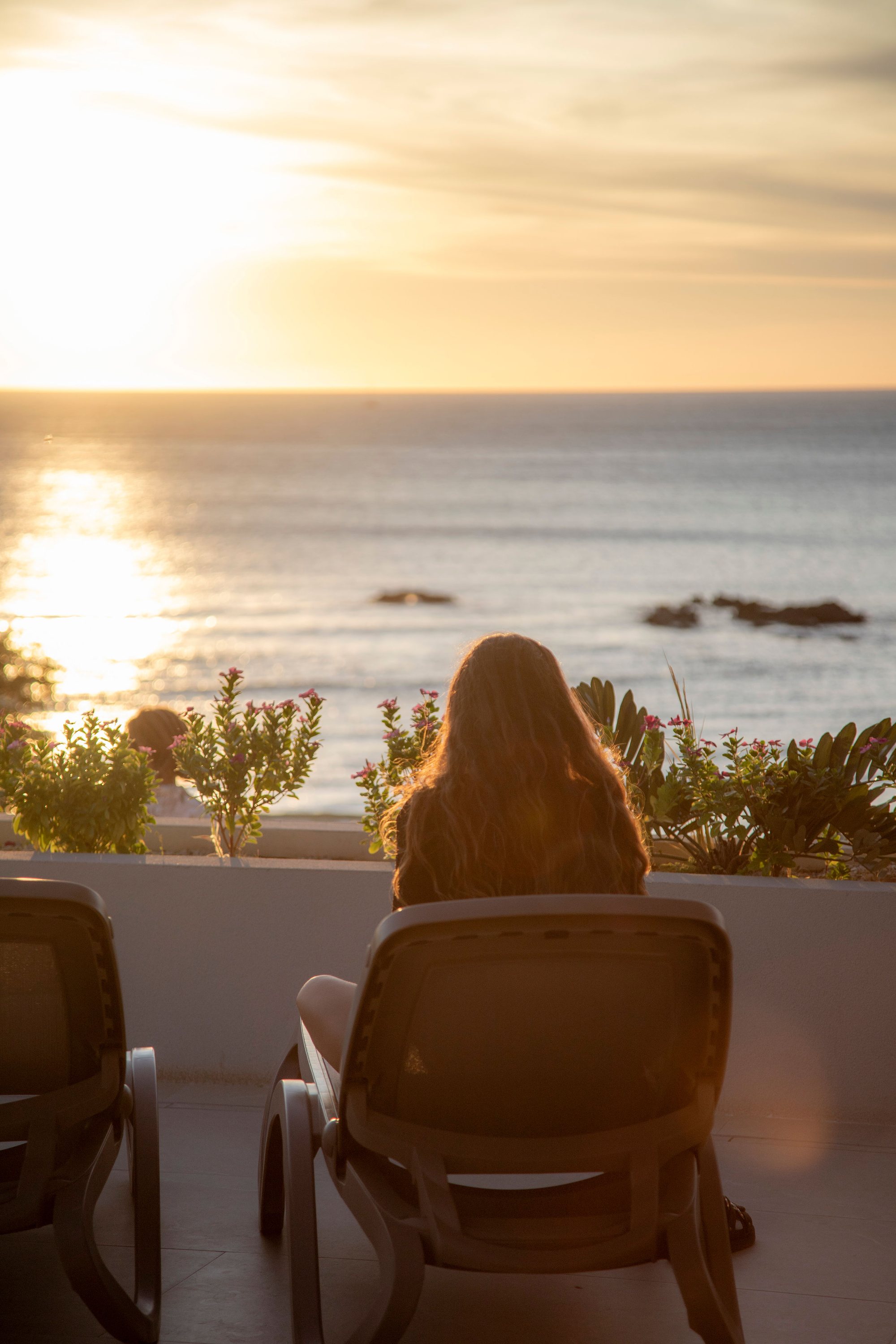 Guests relaxed at the bar during the day